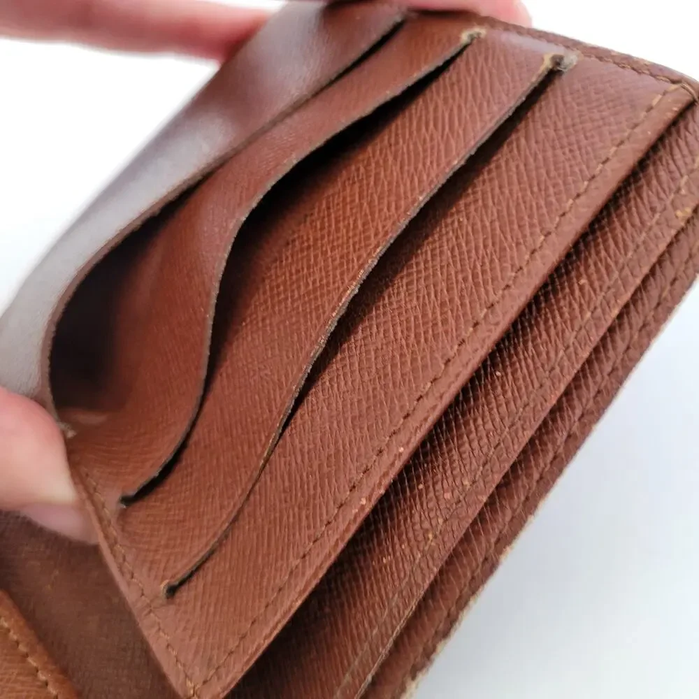 Vintage Louis Vuitton Men's LV Brown Bi-Fold Leather Wallet Monogram Classic